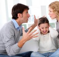 البجعة والسرطان والبايك أو خلافات الوالدين في تربية الطفل الخلافات مع الزوج في تربية الطفل
