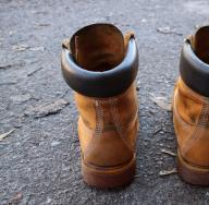 टिम्बरलैंड्स को कैसे साफ करें।  जूतों की देखभाल।  नूबक तेल के जूते