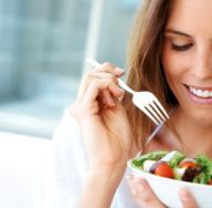 Valime kehakaalu langetamiseks õige lõunasöögi: mida dieedil süüa