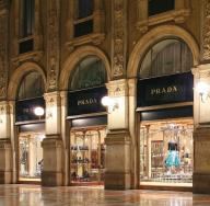 تاريخ العلامة التجارية Prada (Prada) أكبر التعاون